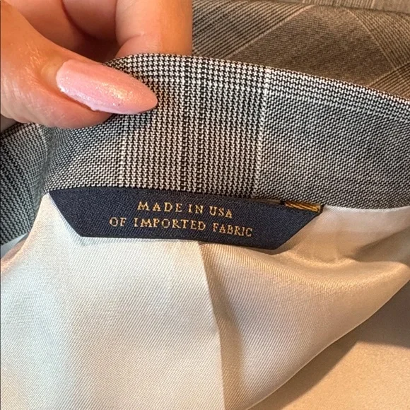 Like New Brooks Brothers regent fit 1818 suit 100% wool 44L 38W